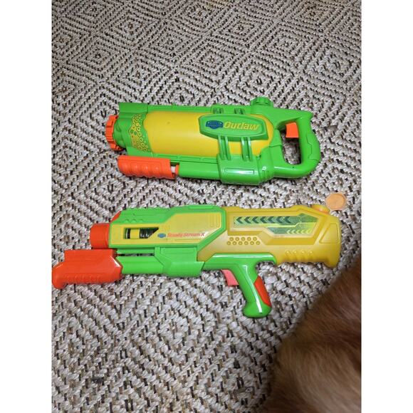 NEW Buzz Bee Toys Water Warriors Air Pressure Gun Water Blaster Outlaw - Picture 2 of 16